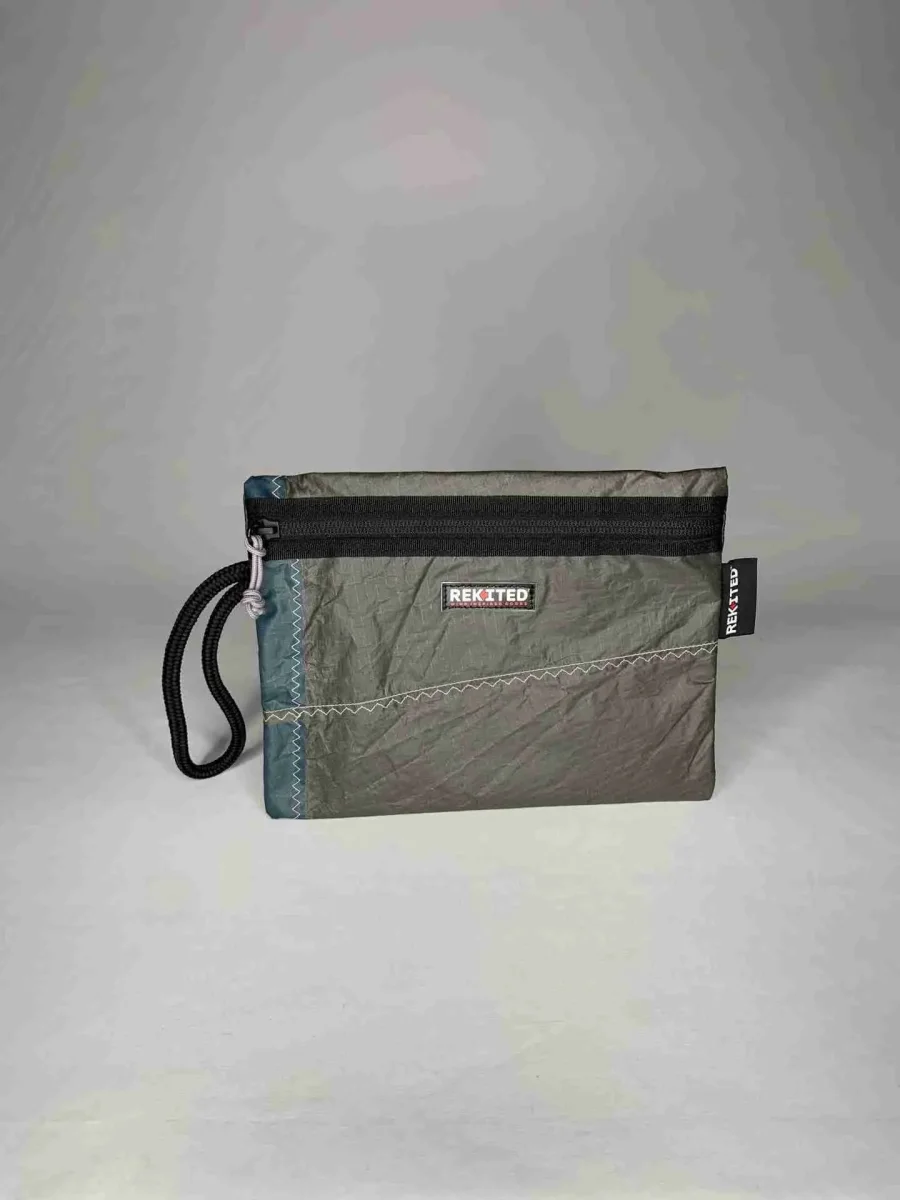 FRONT GRAB_ 7654 Astuccio portaoggetti da polso in vela da kite riciclata - immagine 2