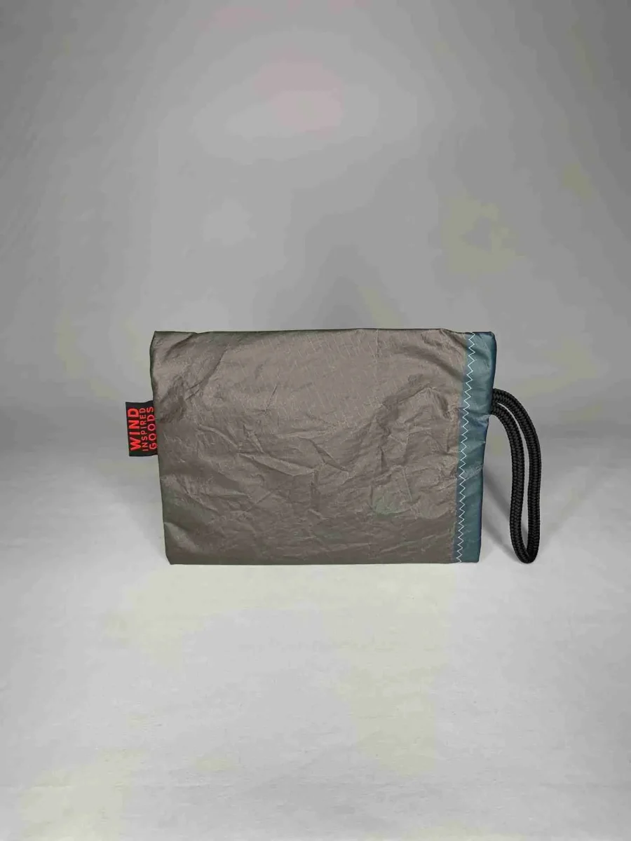 FRONT GRAB_ 7654 Astuccio portaoggetti da polso in vela da kite riciclata - immagine 3