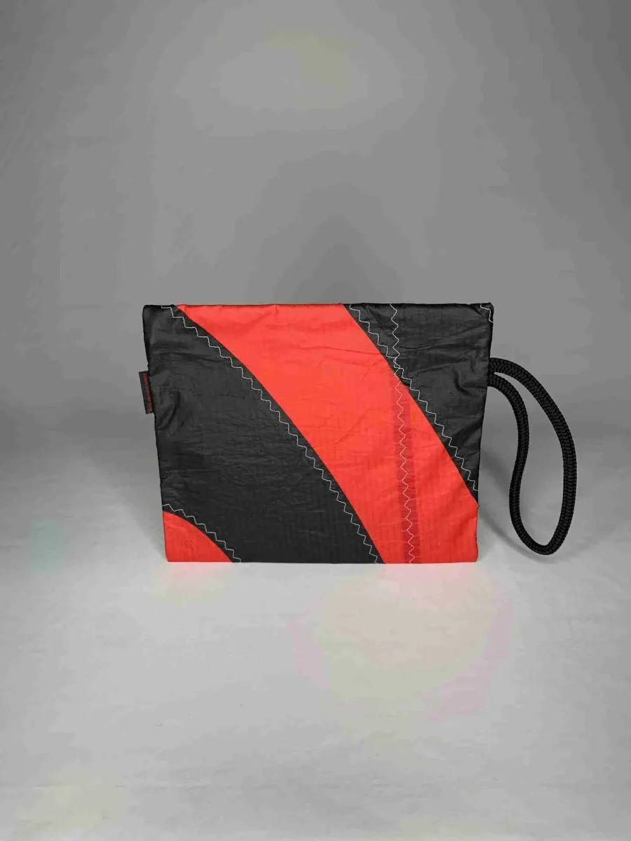 FRONT GRAB_ 7660 Astuccio portaoggetti da polso in vela da kite riciclata - immagine 3