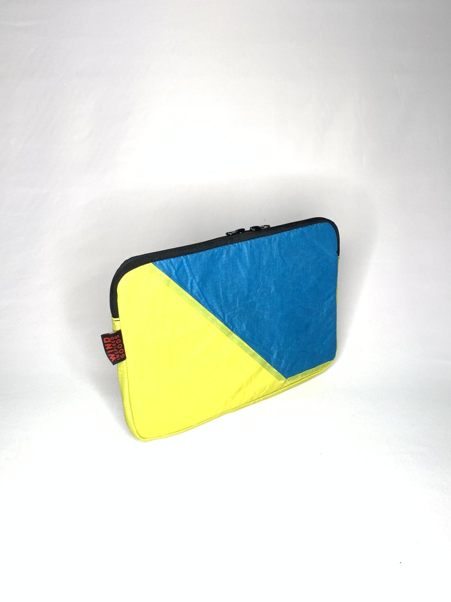 ONE FOOT 13_8475 Custodia notebook 13″ in vela da kite riciclata sostenibile - immagine 3