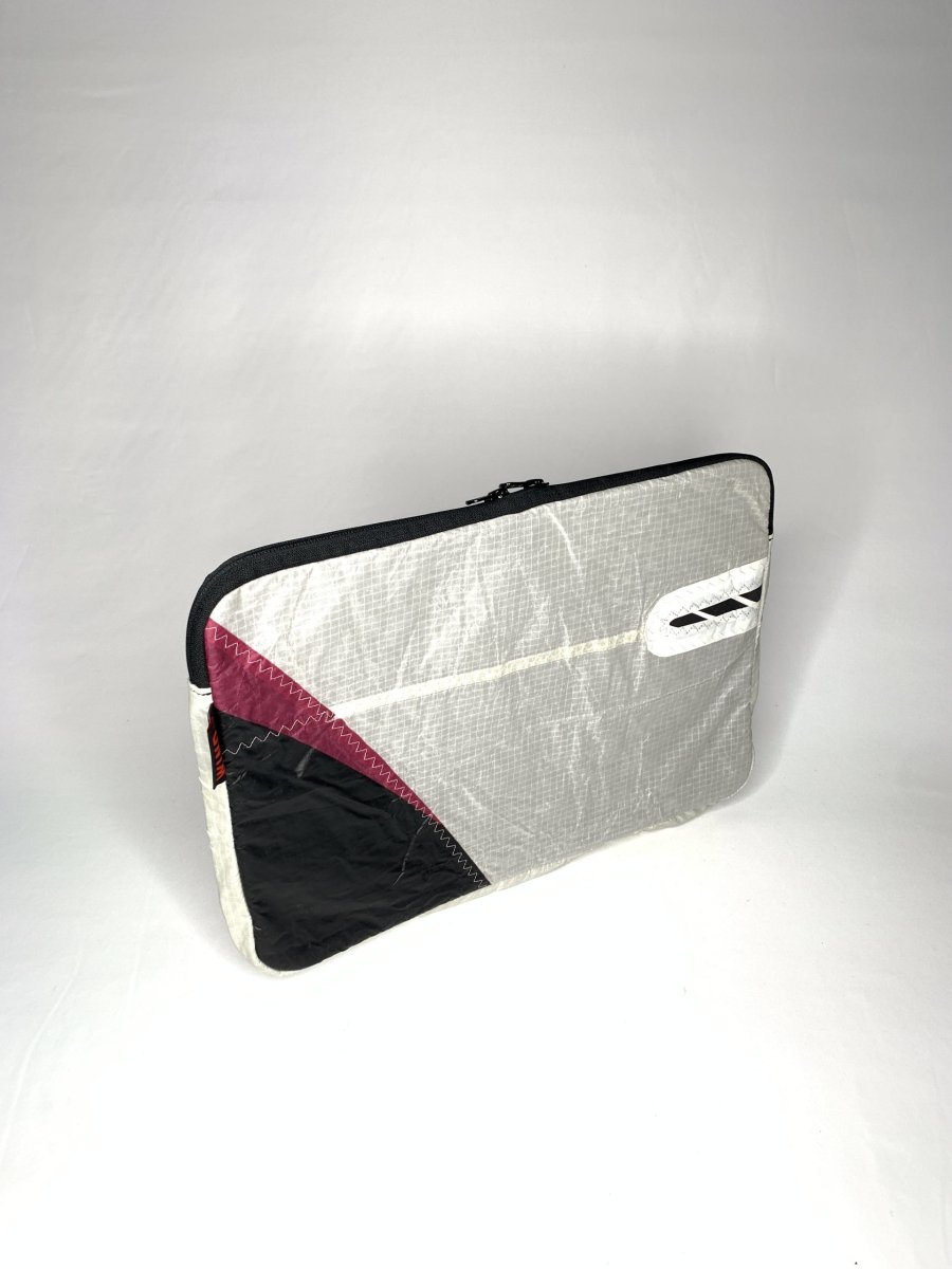 ONE FOOT 15_8489 Custodia notebook 15″ in vela da kite riciclata sostenibile - immagine 3