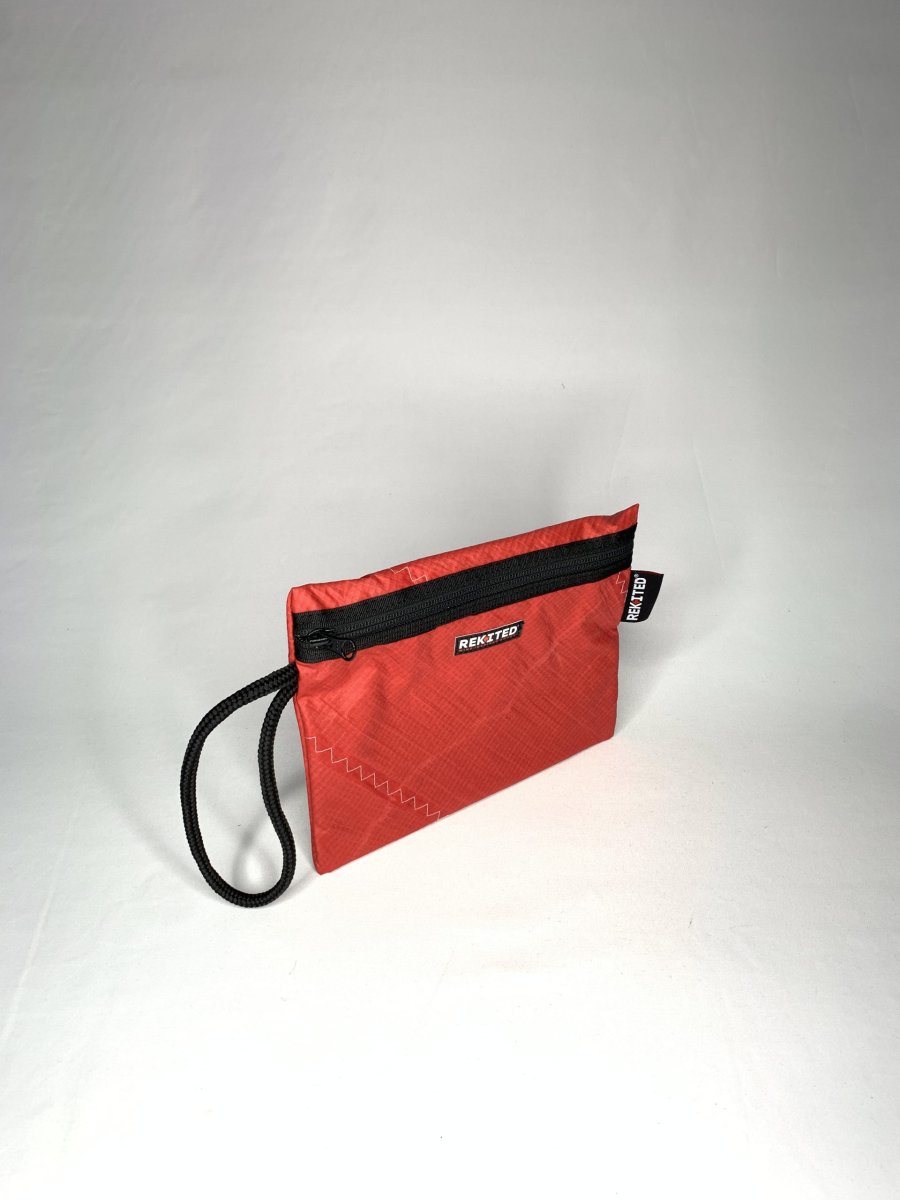 FRONT GRAB_ 8517 Astuccio portaoggetti da polso in vela da kite riciclata - immagine 2