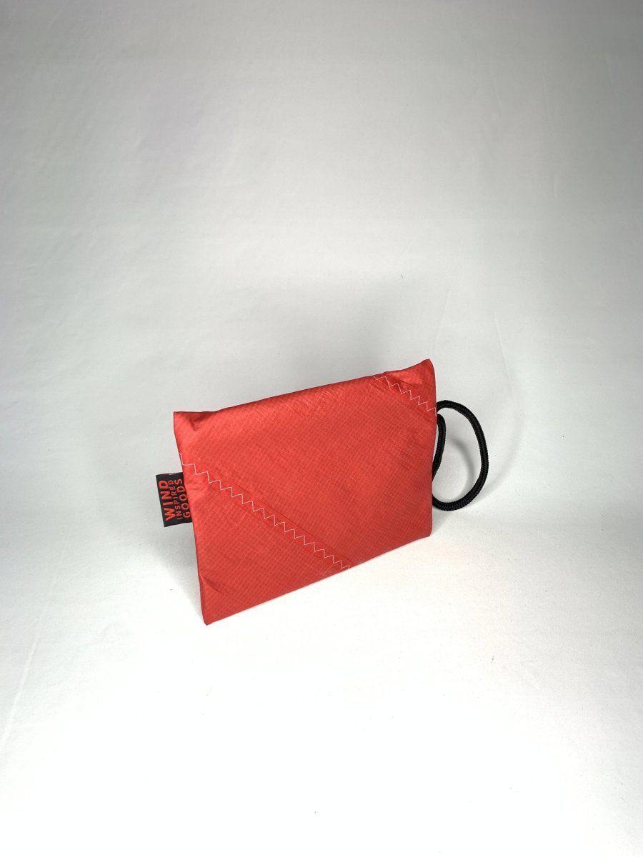 FRONT GRAB_ 8517 Astuccio portaoggetti da polso in vela da kite riciclata - immagine 3