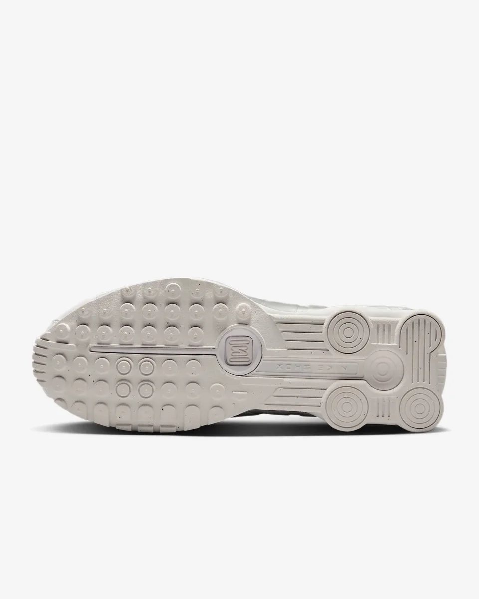 Sneakers Donna modello Shox R4 - immagine 4